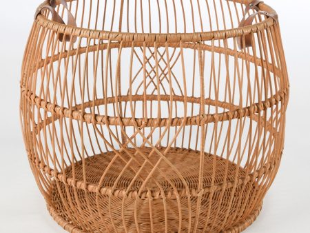 Rug Displays - Rattan Iron Basket Fashion