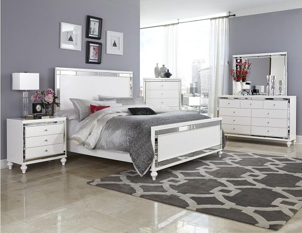 Alonza 9 Drawer Dresser in White 1845-5 For Sale